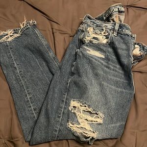 American Eagle destroyed Mom Jeans
